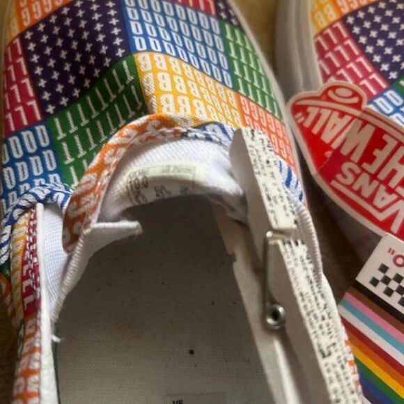 Vans Classic Slip-on Multi-colors sneakers (Pride), size 10 - Picture 7 of 7